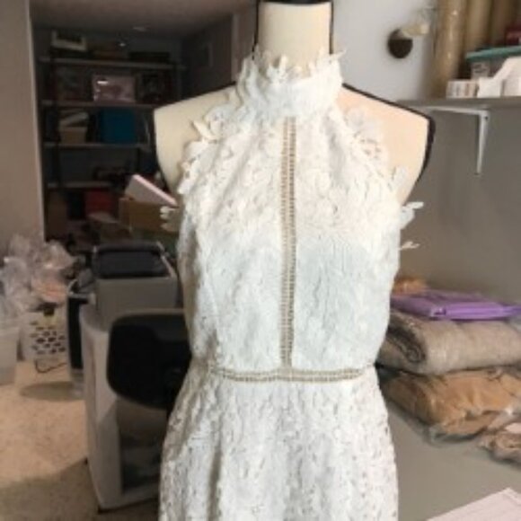Lulu's White Lace Halter Midi dress Size M/L - Picture 2 of 7